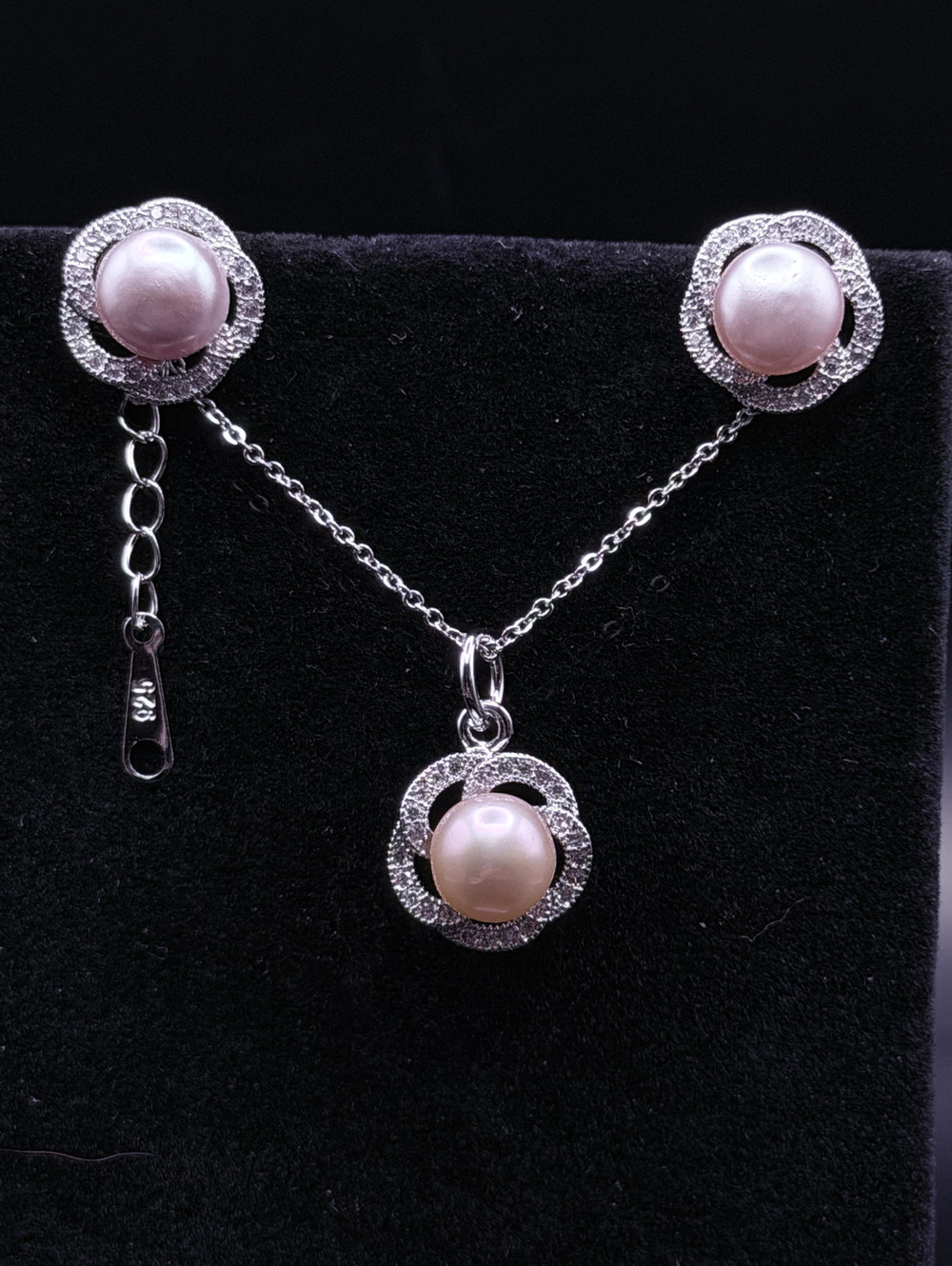 Pearl necklace and stud earrings jewelry set candy+clover